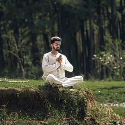 ऋ ष भ - ( Ek मुसाफिर) profile