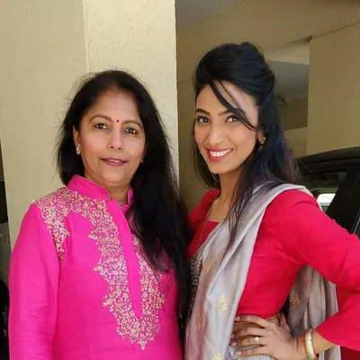 Rita & Khushi profile