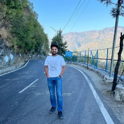 RITIK AGARWAL🌿 profile
