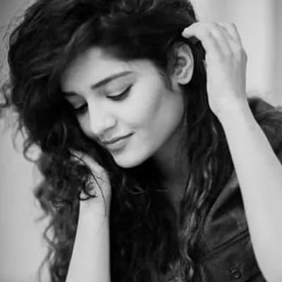 Ritika Singh admirers profile