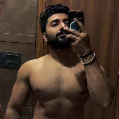 RItIK✨ profile
