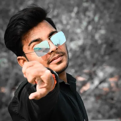 Ritur@j @gnihotri (y@sh) profile