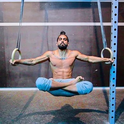 Riki Warren BSc Dip.Osteo profile