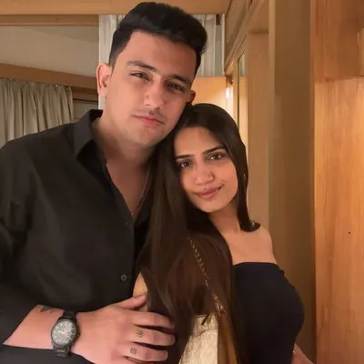 Riya chopra profile