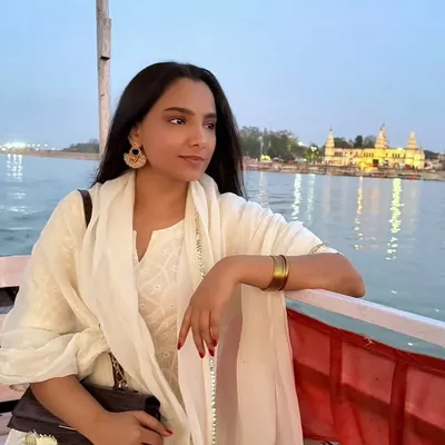 Riya Modha profile