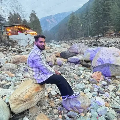 riyaz _๐ profile