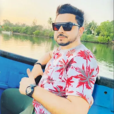 Rizwaan Amlani profile