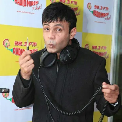 RJ Naved profile