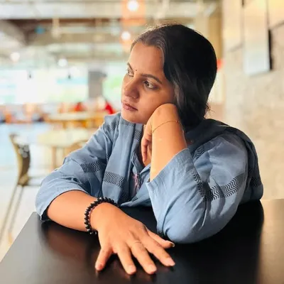 itlu_me Lokshitha😊 profile