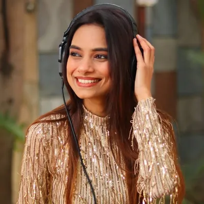 Mirchi Heena profile