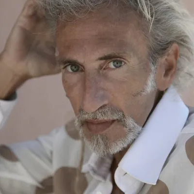 Robert Lobetta profile