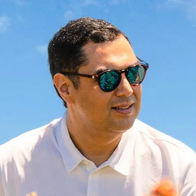 Roberto Lee profile