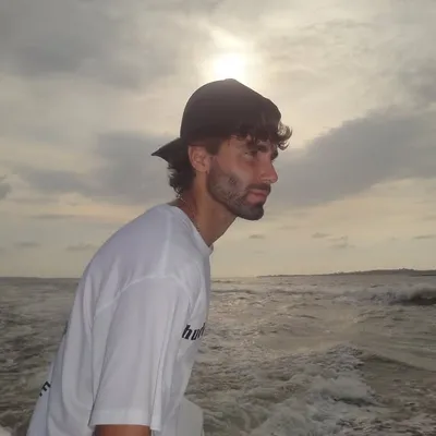 Roberto Saer profile