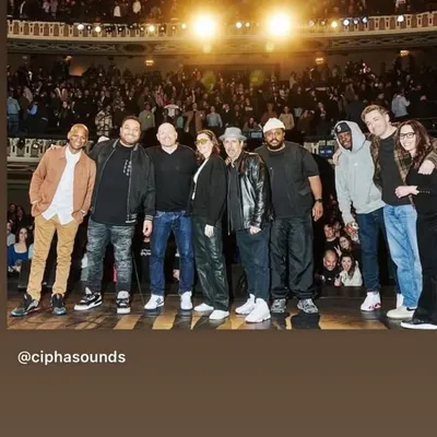 ✨Robert S Powell III profile