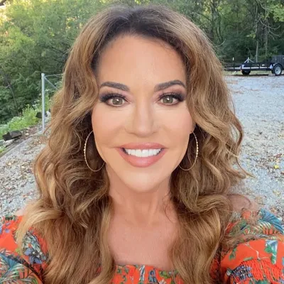 Robin Meade profile