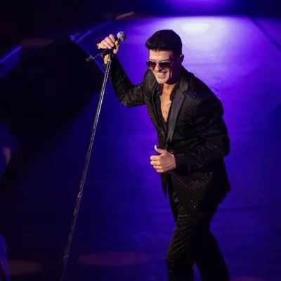 Robin Thicke profile