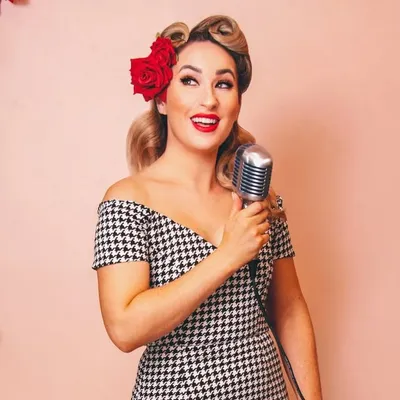 Robyn Adele Anderson profile
