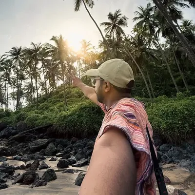 THE OLD SCHOOL TRAVELLER profile