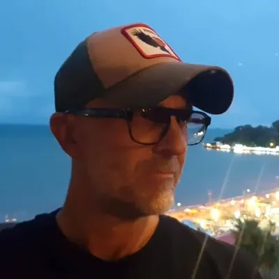 Lee Fennings profile