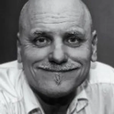 rolands lakis profile