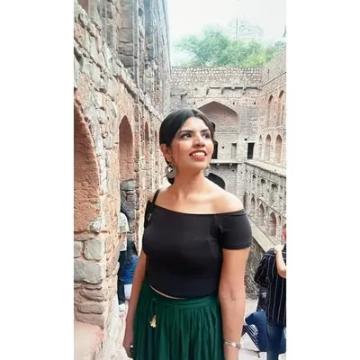 Roma Narang profile