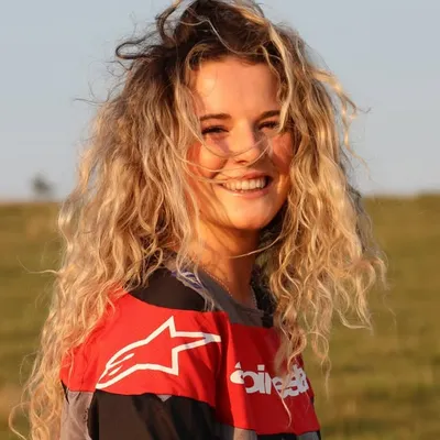 Roma Edwards profile