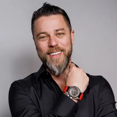 Roman Sharf | CEO of Luxury Bazaar profile
