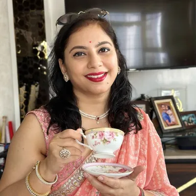 Romi Mitra
