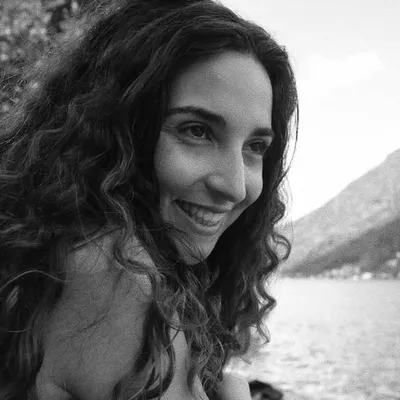 Rona Özkan profile