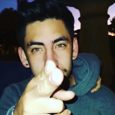 Roni Calderon profile