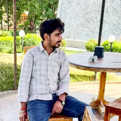 Rishi⚡ profile