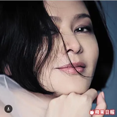 rosamundkwan profile