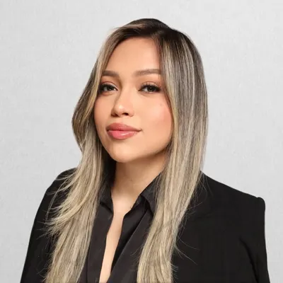 NEW YORK MAKEUP ARTIST Rosario Flores profile