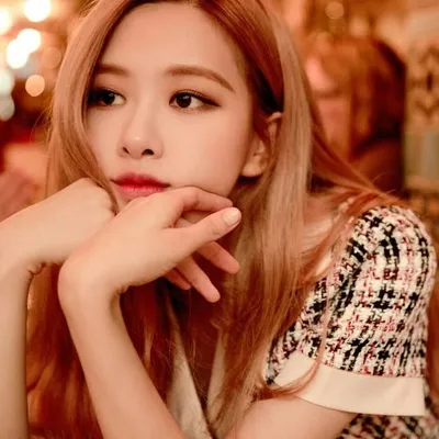 ROSÉ profile