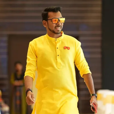 Roshaan R Angre profile