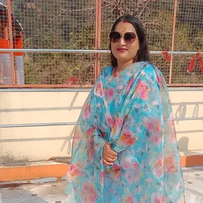 Roshni Bounthiyal profile