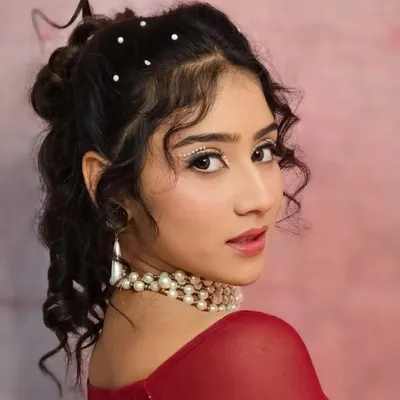 Roshni dubey profile