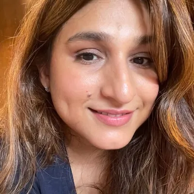 Roshni Safir profile