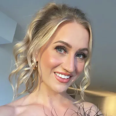 Roxanne B. profile