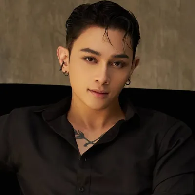 Roy Nguyen 로이 profile