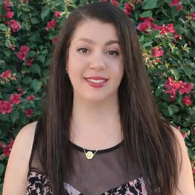 Dr. Roya Nouri profile
