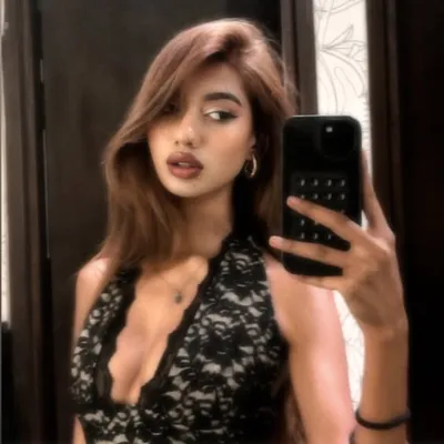 ROZLYNN🥀 profile