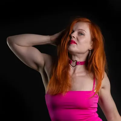 Joanna - Xtra Short Muscle Girl profile