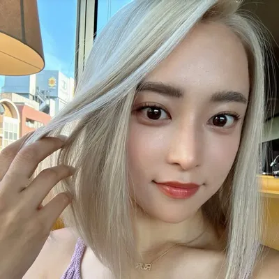 小島瑠璃子 profile