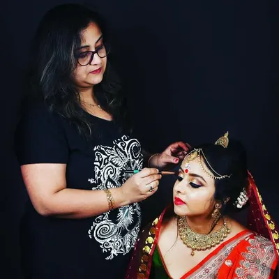 Makeup_Artist_Pune_MUA profile