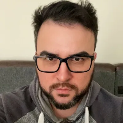 Руслан Сенічкін / ведучий profile