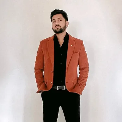 E X P L O R E R 🧭 profile