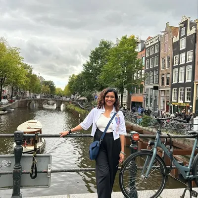 D's Window Seat | Solo Women Traveller profile
