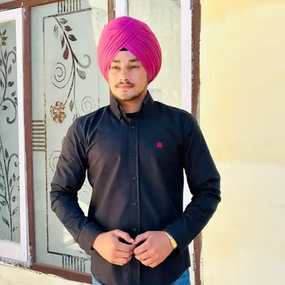 ਸ ਮ ਰ 🦅 profile