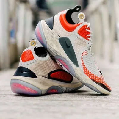 Sneakers love profile